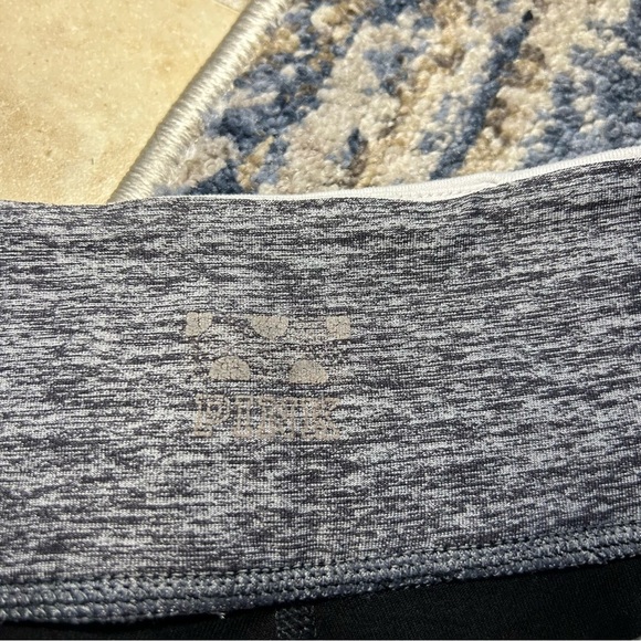 PINK Victorias Secret Black & White Logo Print Sports Bra & Leggings Set Size S - Picture 13 of 16